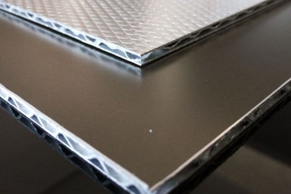 成都鋁塑板和鋁復合板的區別？