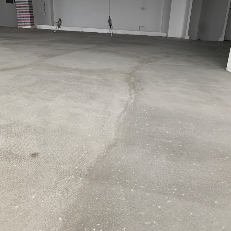 水泥自流平地坪