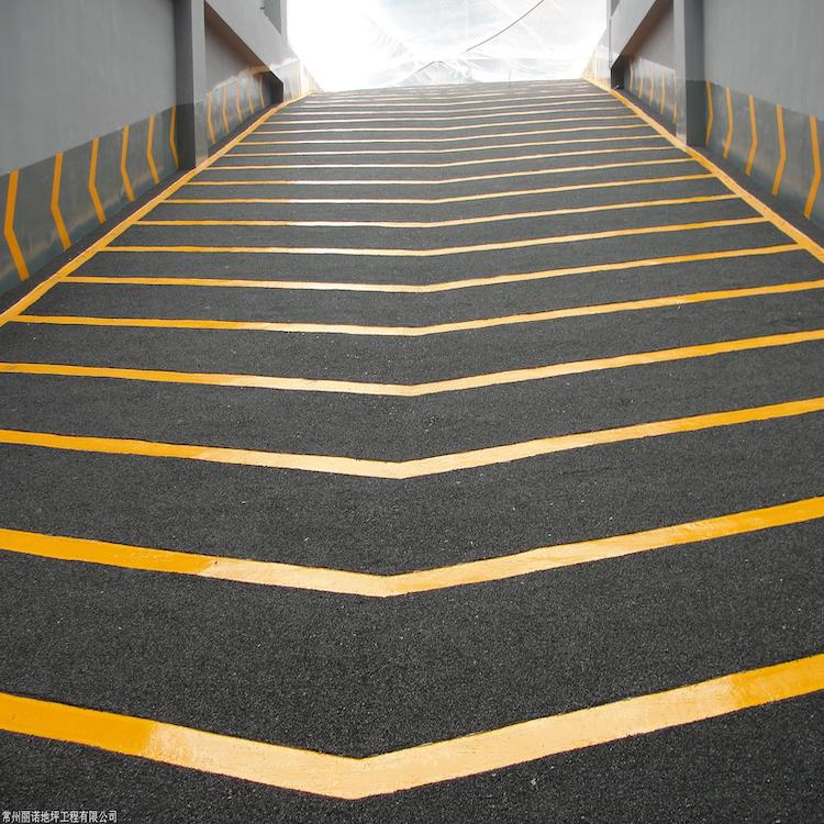 无振动防滑坡道